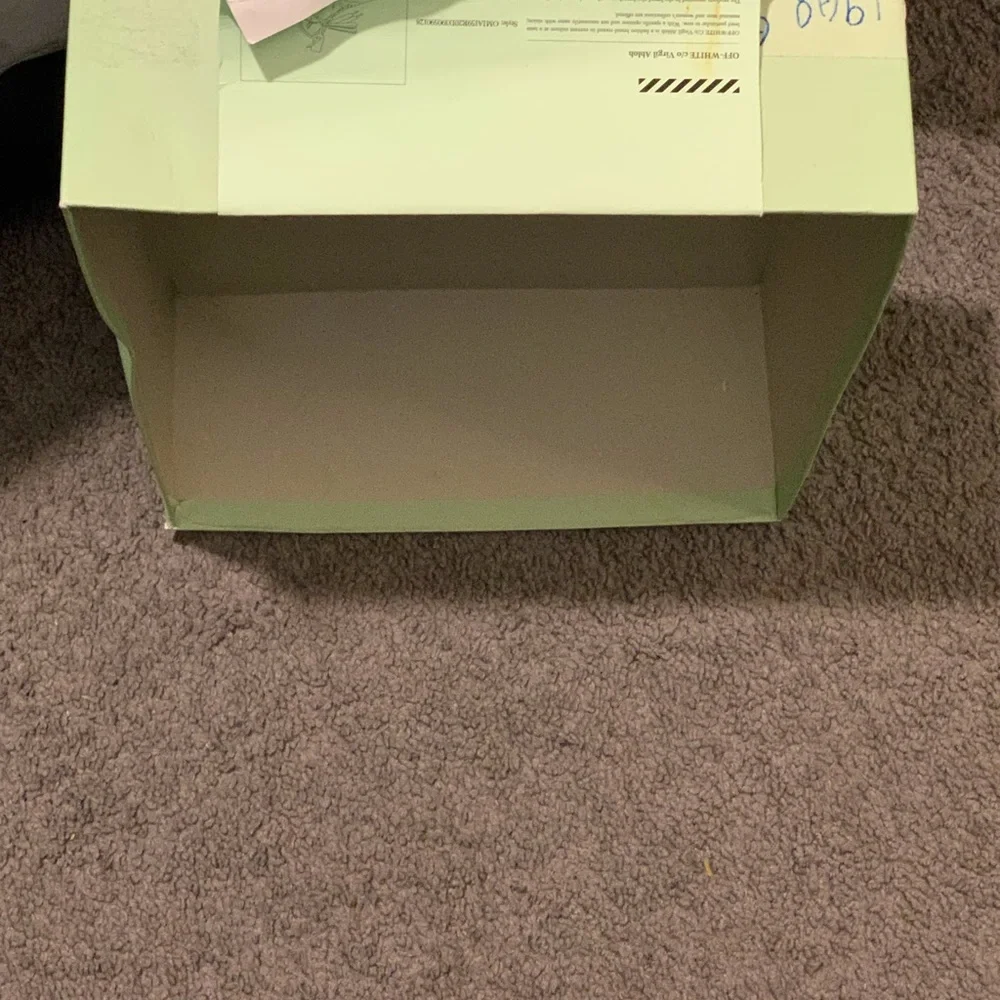 OFF-WHITE BOX 📦 JUST BOTTOM